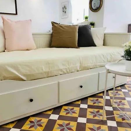 Stylish In Exiles * Sliema