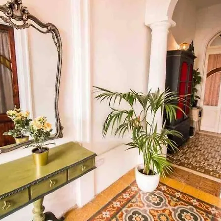 Stylish In Exiles Guest house *