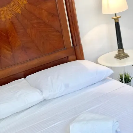 Stylish In Exiles Guest house *