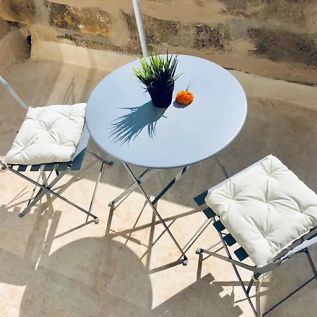 Stylish In Exiles * Sliema