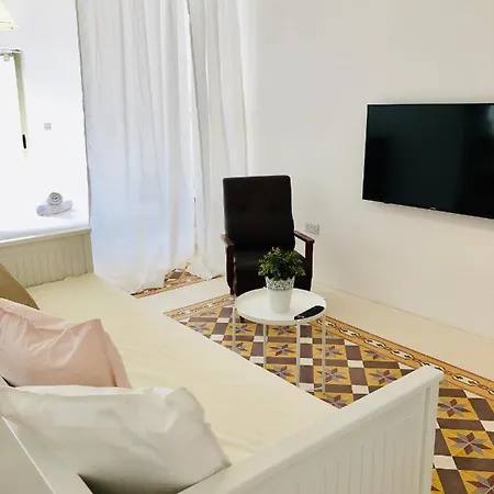 Stylish In Exiles Guest house