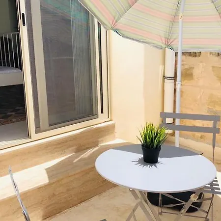 Stylish In Exiles * Sliema