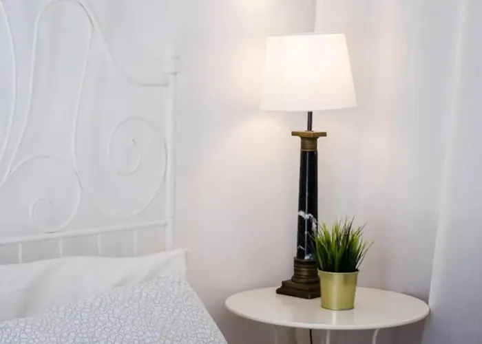 בית הארחה Stylish In Exiles 4*