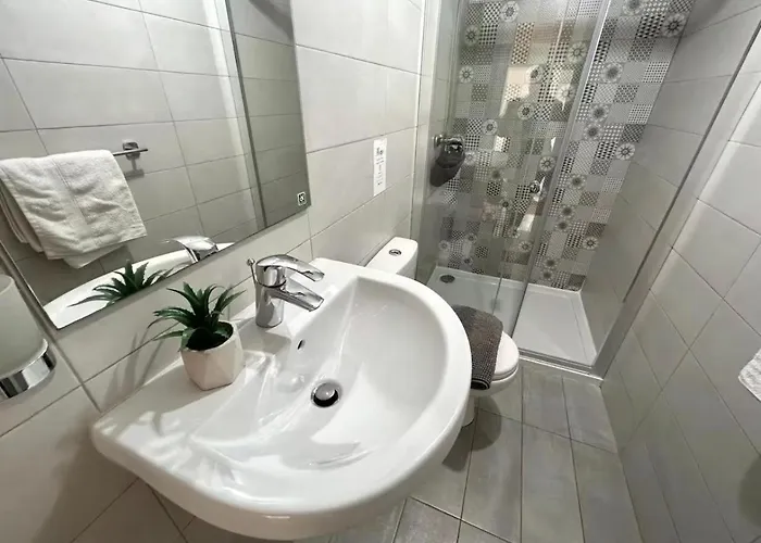 Stylish In Exiles בית הארחה 4*