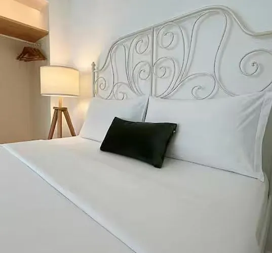 בית הארחה Stylish In Exiles