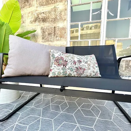 Stylish In Exiles Konukevi 4*