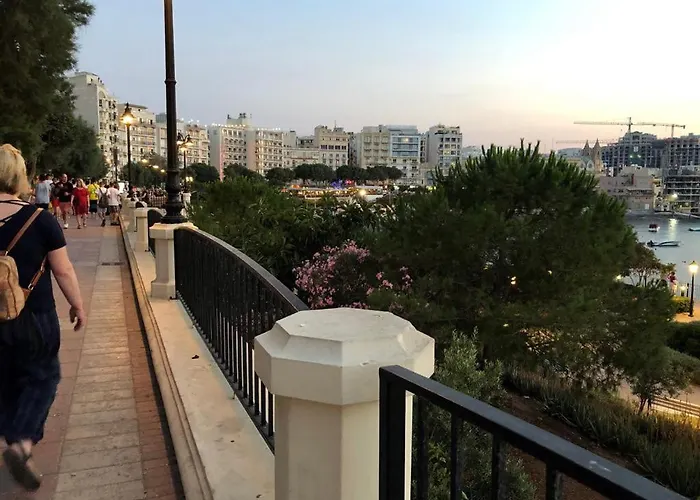 Stylish In Exiles Vendégház 4*